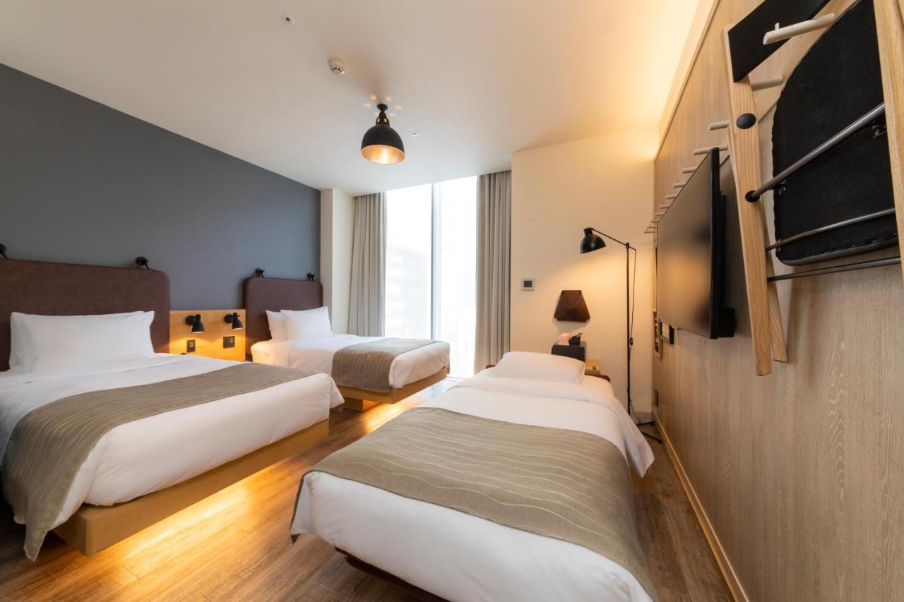 Hotel Moxy Honmachi By Marriott Ōsaka